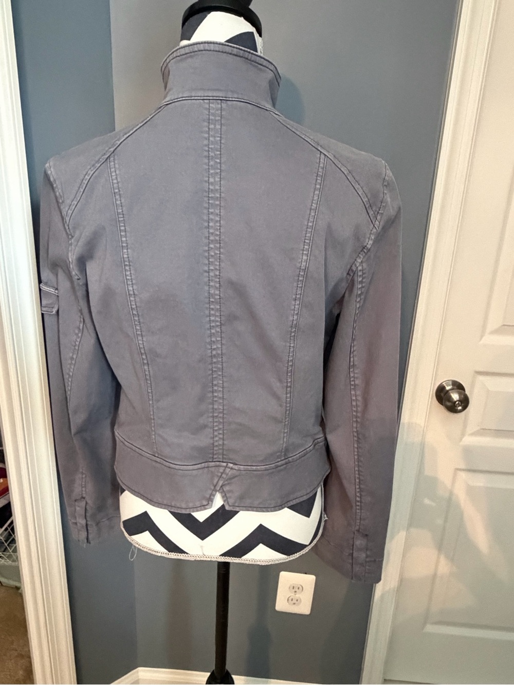 White House Black Market Gray Military-Style Button Jacket - Picture 5 of 6